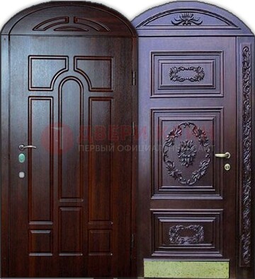 Стильная железная арочная дверь с декоративным элементом ДА-24 в Реутове