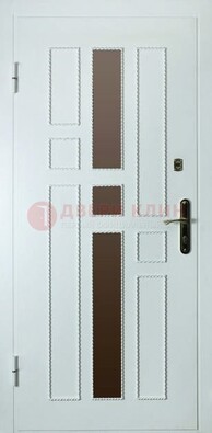 Белая стальная дверь с МДФ и декоративными вставками ДМ-62 в Реутове