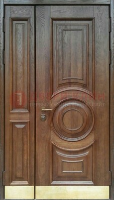 Коричневая двухстворчатая дверь с массивом дуба ДМД-71 в Реутове