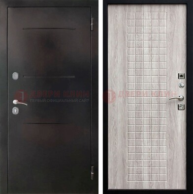 Черная железная дверь с порошковым покрытием и филенчатой МДФ ДП-221 в Реутове