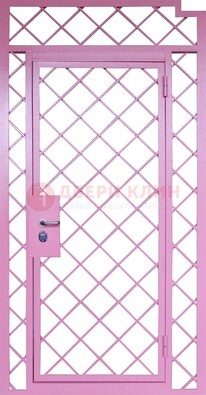 Розовая металлическая решетчатая дверь ДР-15 в Реутове