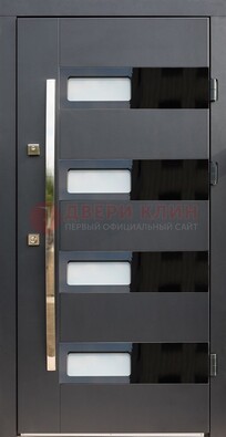 Черная стальная дверь МДФ хайтек со стеклом ДС-16 в Реутове