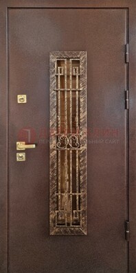 Металлическая дверь с порошковым напылением со стеклом и ковкой ДСК-110 в Реутове