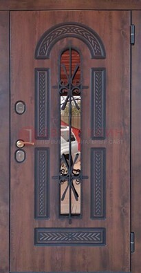 Железная дверь со стеклом и ковкой и узором ДСК-150 в Реутове