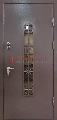Металлическая дверь Порошок с небольшим стеклом и ковкой ДСК-282 в Реутове
