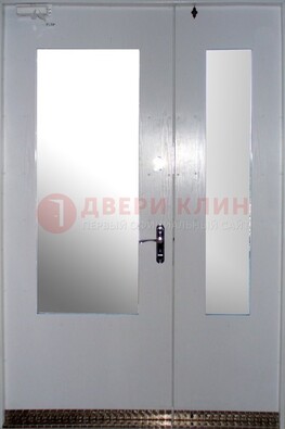 Белая  тамбурная дверь со стеклянными вставками ДТМ-18 в Реутове