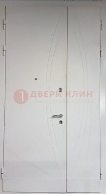 Белая тамбурная дверь ДТМ-31 в Реутове