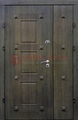 Железная двухстворчатая филенчатая дверь с виноритом ДВТ-143 в Реутове