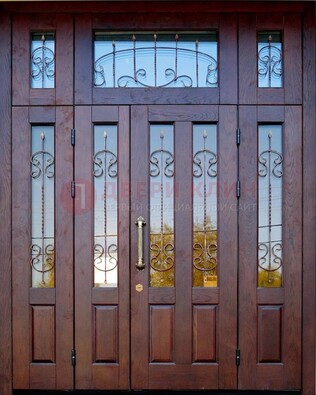 Коричневая парадная дверь с виноритом и ковкой ДВТ-168 в Реутове