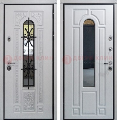 Белая стальная дверь с виноритом и ковкой снаружи ДВТ-197 в Реутове